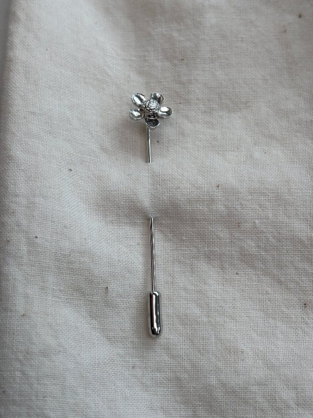 Vintage Minimalist Tiny Flower Pin Style Brooch